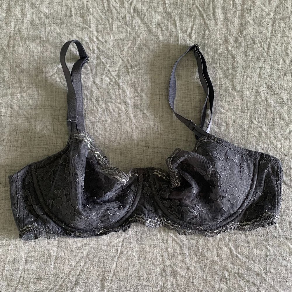 VICTORIA'S SECRET Grey Silver Sparkly Lace Bra, No padding, Lightly Lined 34D